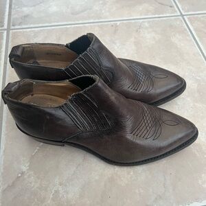 Frye Billie booties Size 9